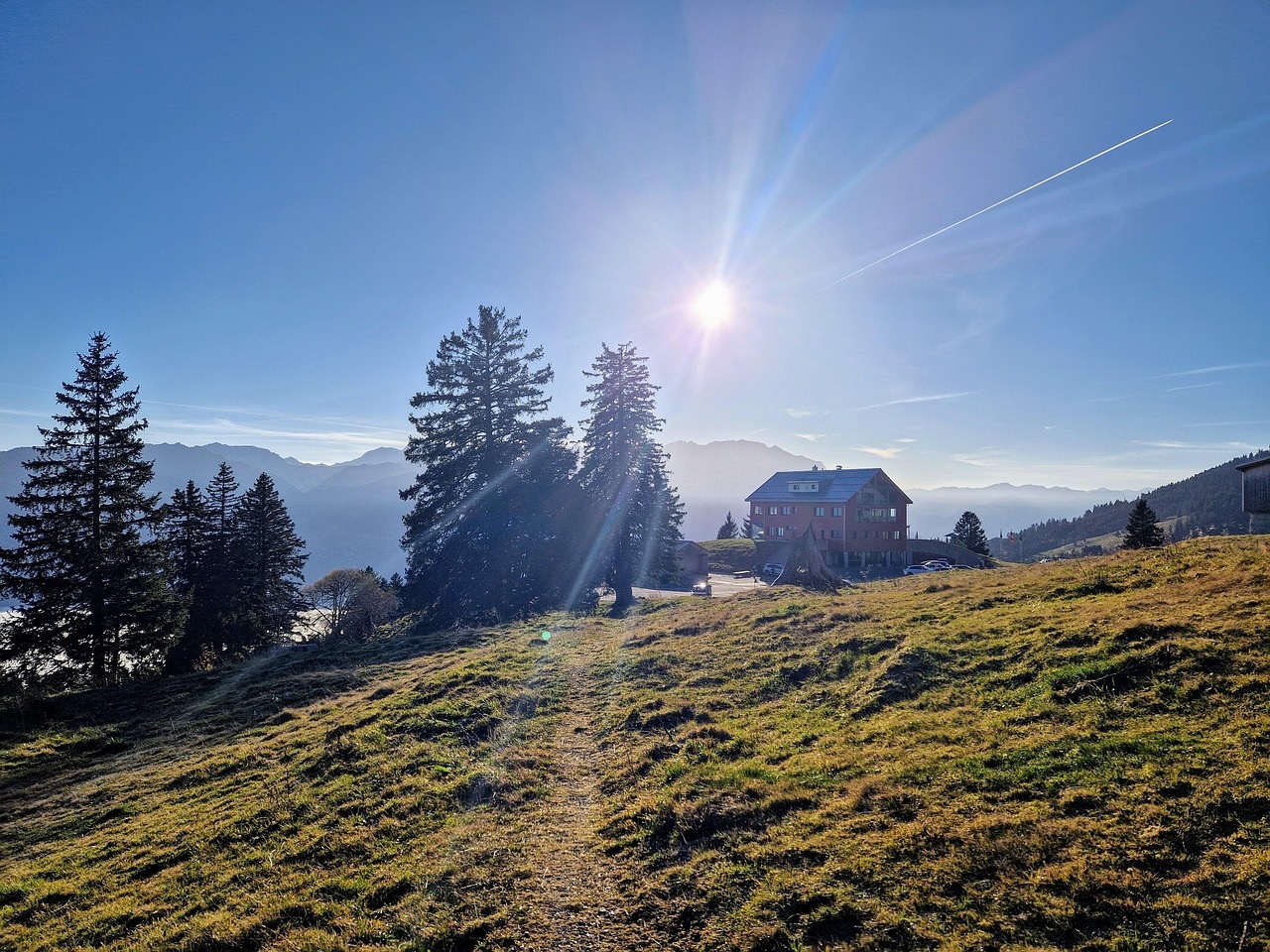 hike-9188097_1280